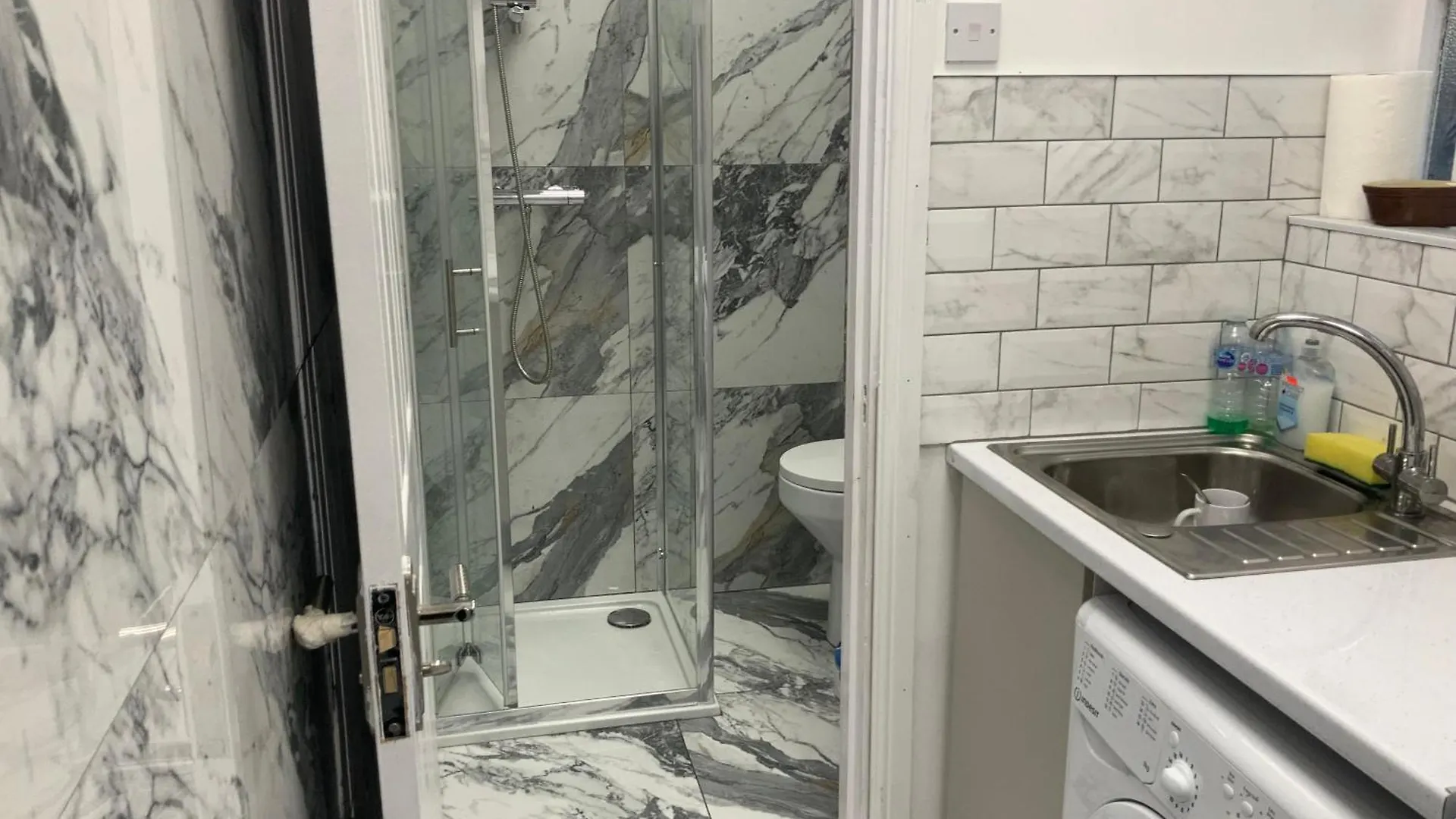 One Bedroom Apartment Barking  Storbritannien